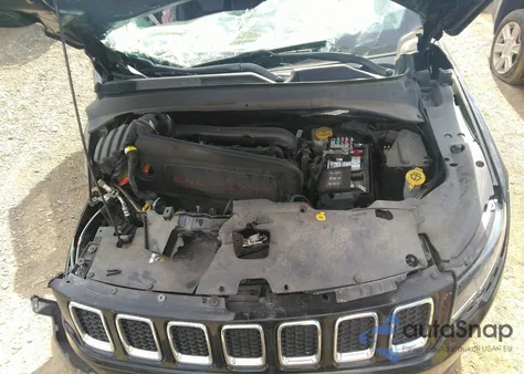 2018 Jeep Compass Latitude 4X4 from USA, damaged, VIN 3C4NJDBB1JT485407
